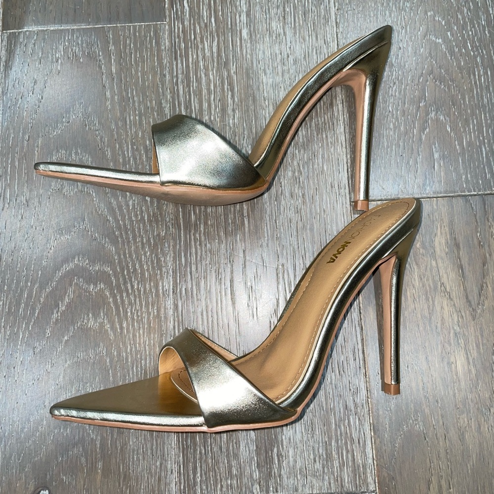 Gold Stiletto High Heels - Picture 3 of 5